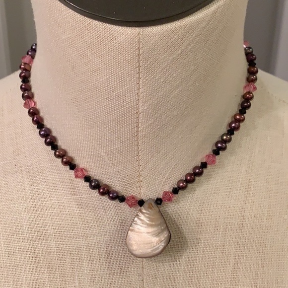 Jewelry - Sterling silver toggle clasp mother of Pearl shell pendant pearl necklace